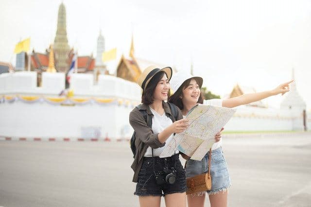Turning Data into useful Knowledge for Travel and Tourism